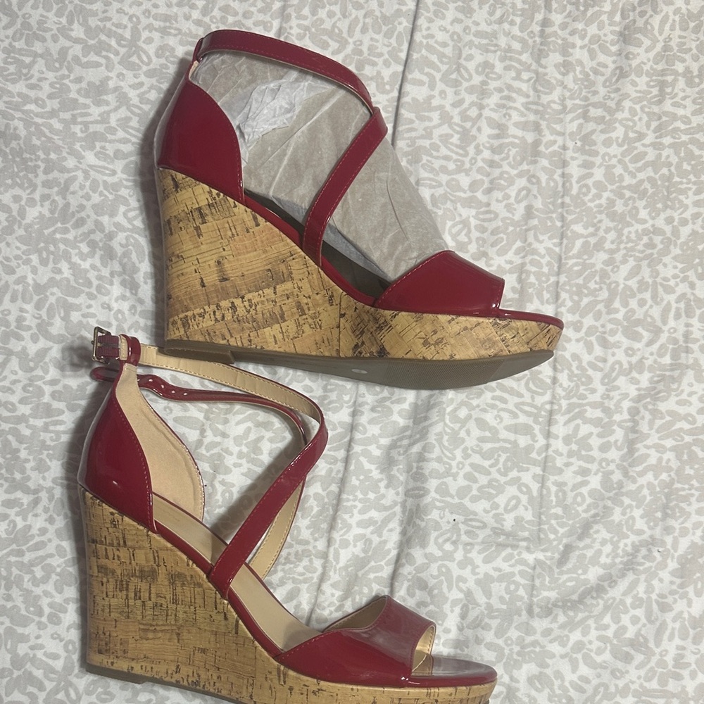 Liz Claiborne Red Women's Sandals - Picture 3 of 4